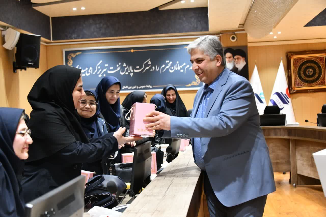 برگزاری مراسم روز زن باحضور مدیر عامل محترم در پالایشگاه تبریز